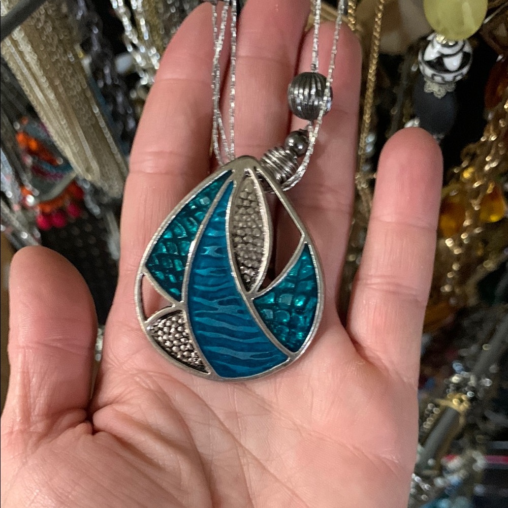 Silver and Blue Teardrop Pendant Necklace